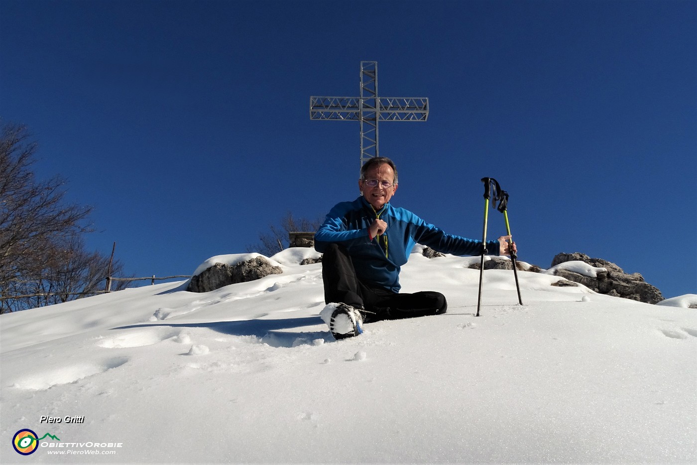 56 Alla croce di vetta del Monte Suchello (1541 m).JPG -                                